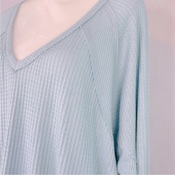 We The Free by Free People Blue Santa Clara V-neck Thermal Shirt. Size Small. - Picture 5 of 15